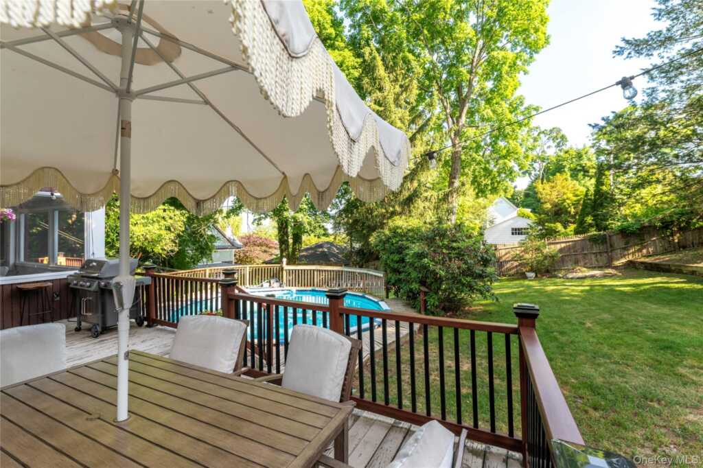 98 W Central Avenue, Pearl River, NY 10965 - Photo 40 of 48