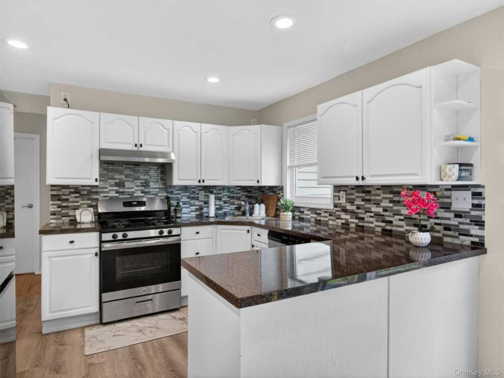 17 Grand Street, New City, NY 10956 - Photo 14 of 48