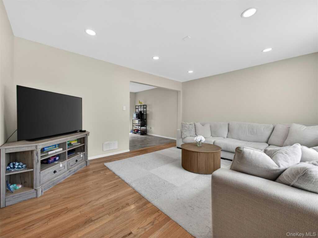 17 Grand Street, New City, NY 10956 - Photo 7 of 48