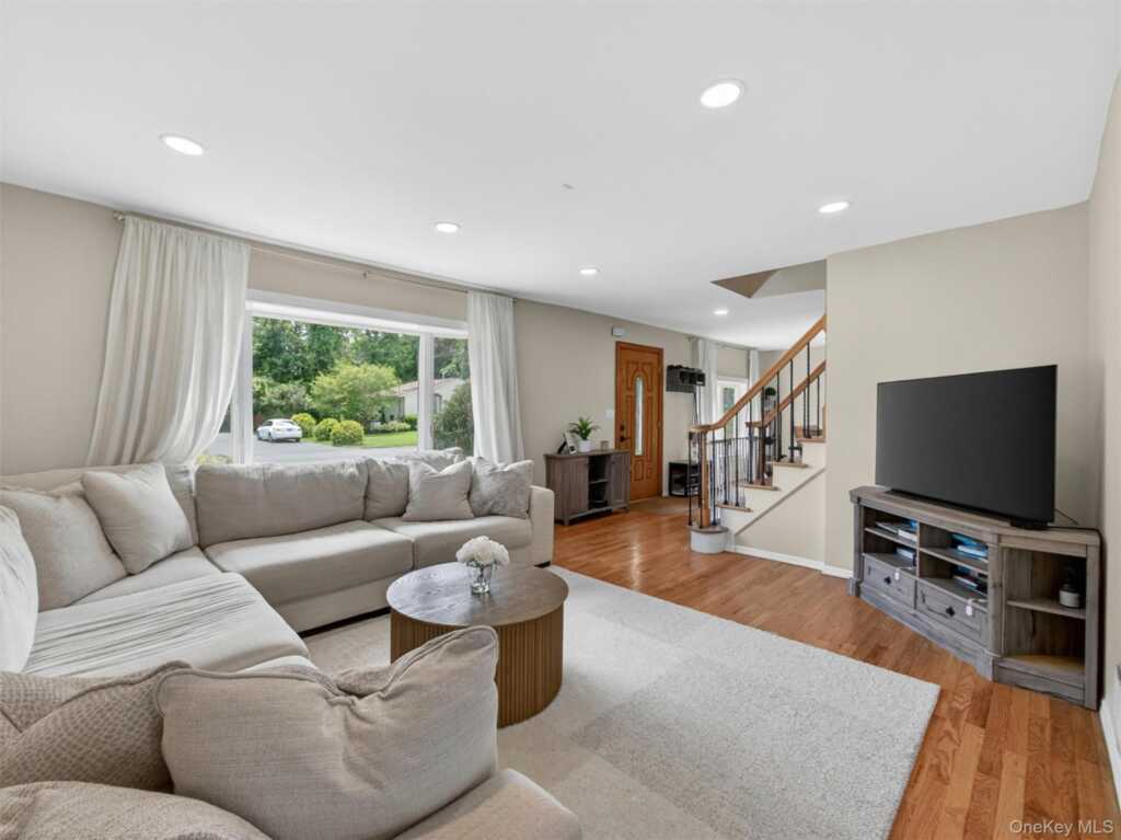 17 Grand Street, New City, NY 10956 - Photo 8 of 48
