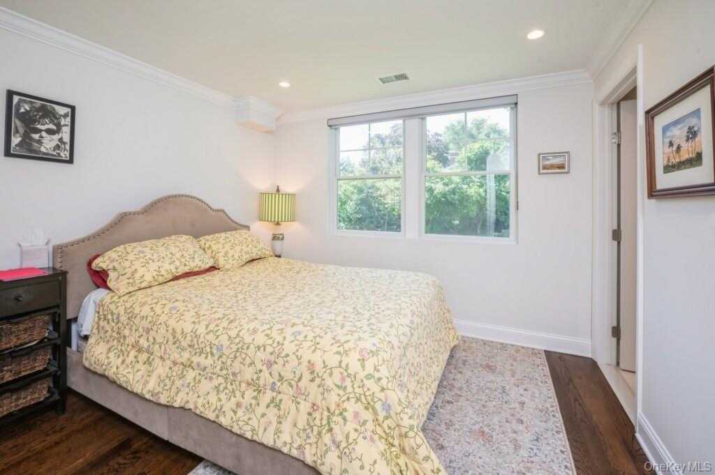 24 Sleepy Hollow Road, Rye, NY 10573 - Photo 11 of 38