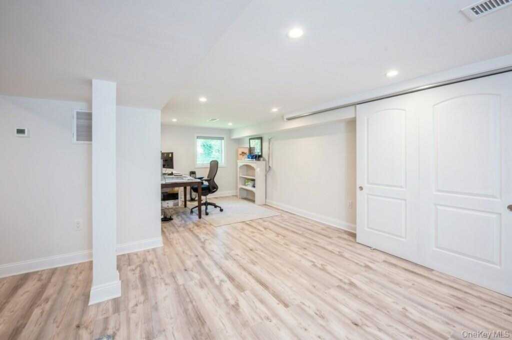 24 Sleepy Hollow Road, Rye, NY 10573 - Photo 16 of 38