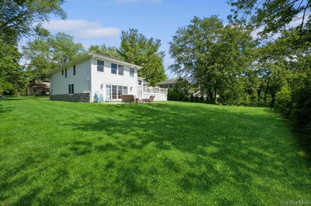 24 Sleepy Hollow Road, Rye, NY 10573 - Photo 27 of 38