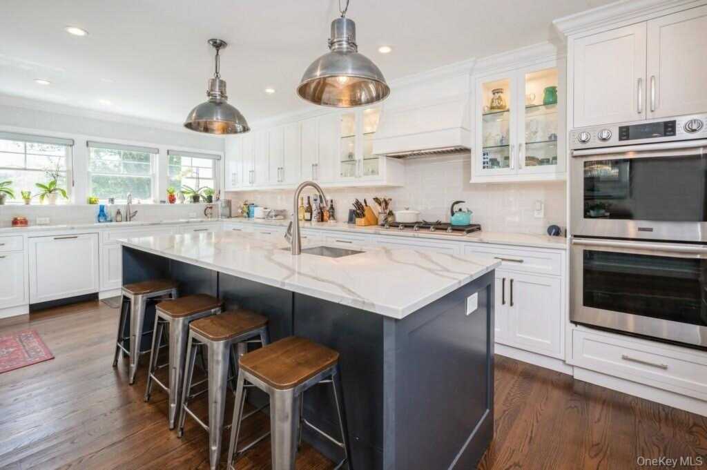 24 Sleepy Hollow Road, Rye, NY 10573 - Photo 6 of 38