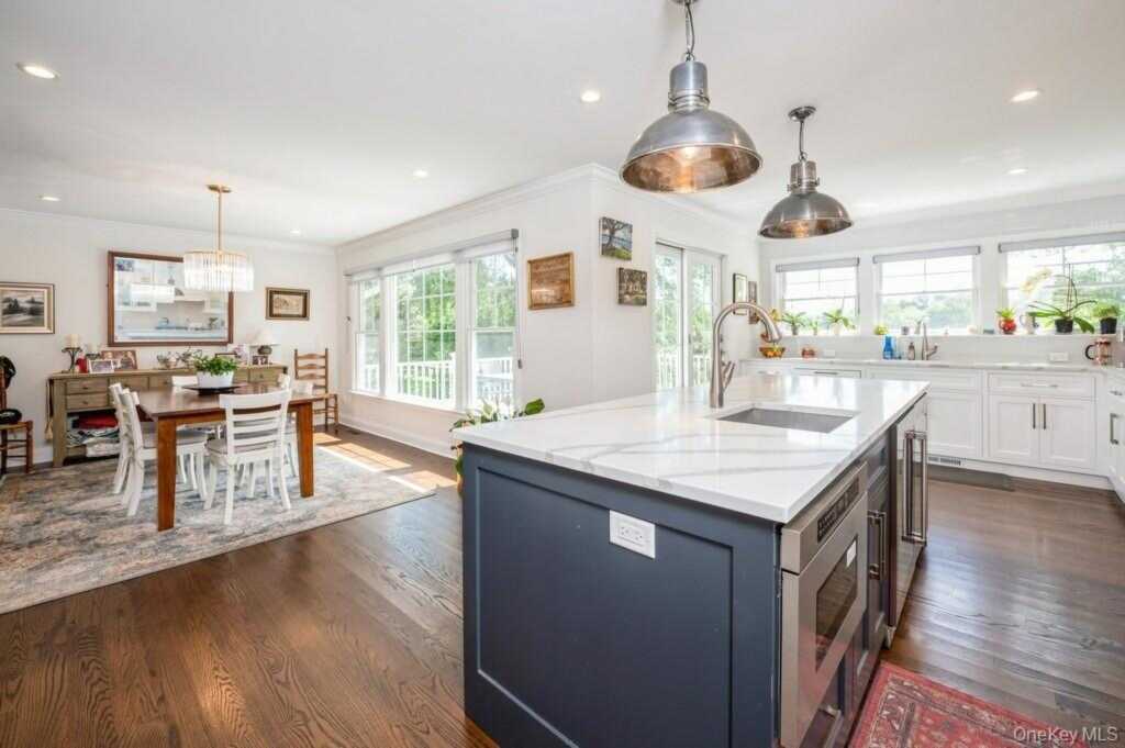 24 Sleepy Hollow Road, Rye, NY 10573 - Photo 7 of 38
