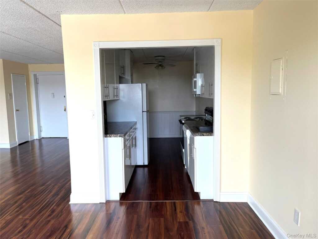 35 Park Avenue, Unit #5S, Suffern, NY 10901 - Photo 7 of 24