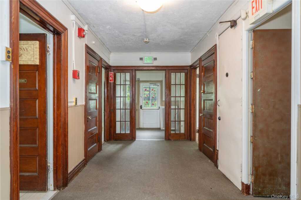 32 Ridgeview Avenue, White Plains, NY 10606 - Photo 10 of 23