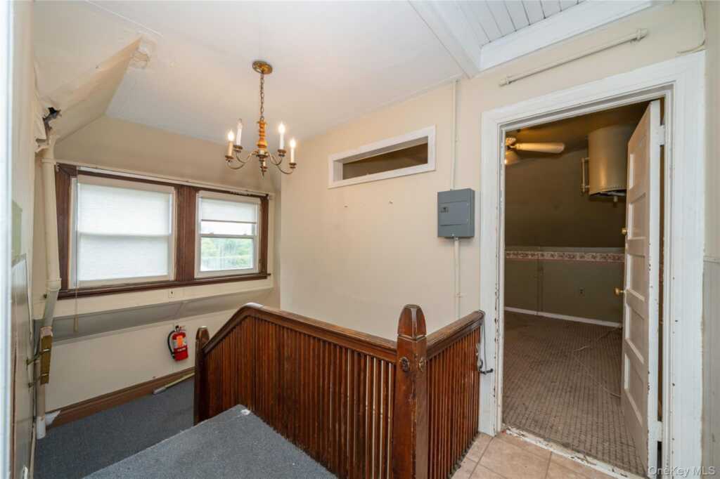 32 Ridgeview Avenue, White Plains, NY 10606 - Photo 11 of 23