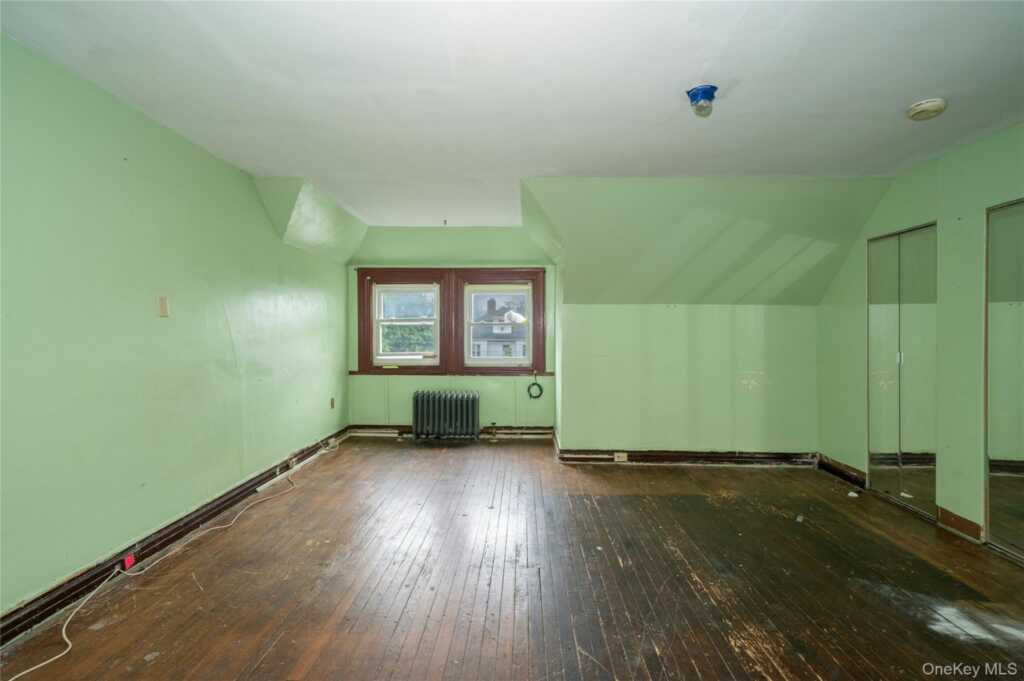 32 Ridgeview Avenue, White Plains, NY 10606 - Photo 12 of 23