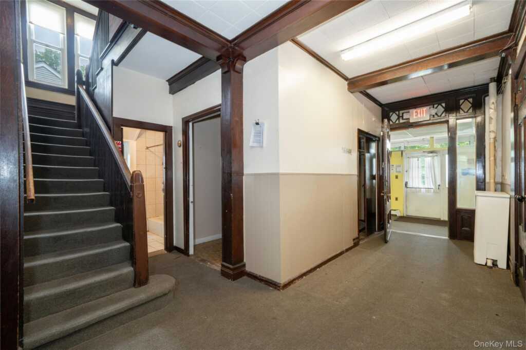 32 Ridgeview Avenue, White Plains, NY 10606 - Photo 6 of 23
