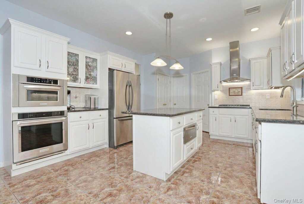 3 Polo Court, Suffern, NY 10901 - Photo 23 of 47