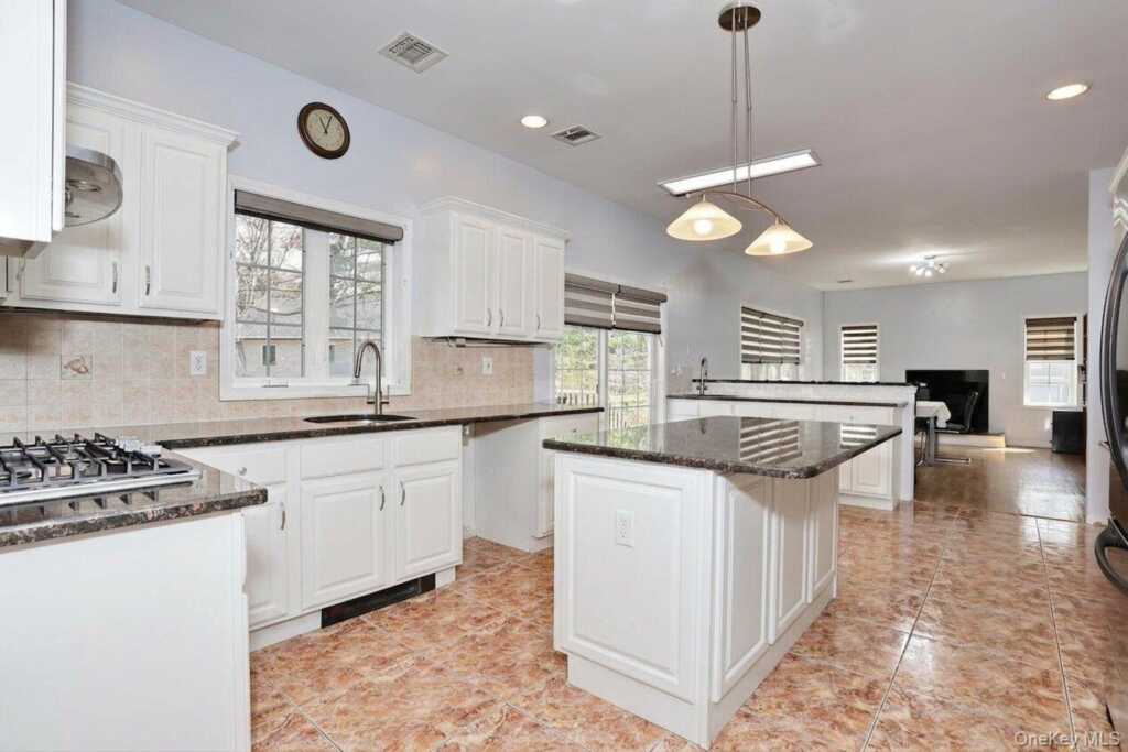 3 Polo Court, Suffern, NY 10901 - Photo 24 of 47