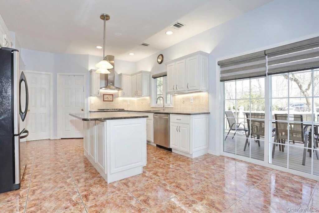 3 Polo Court, Suffern, NY 10901 - Photo 25 of 47
