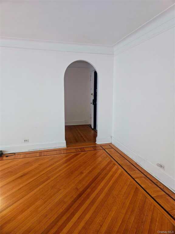 1 Broad Parkway, Unit #6M, White Plains, NY 10601 - Photo 3 of 6