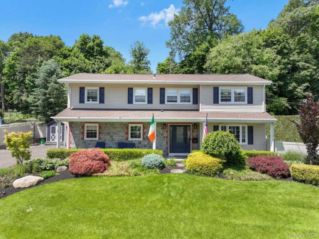 12 Pelham Avenue, Nanuet, NY 10954 - Photo 2 of 32