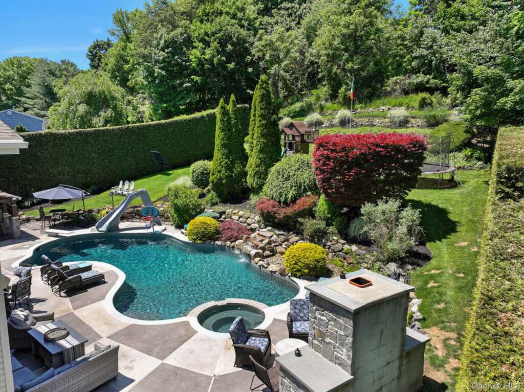 12 Pelham Avenue, Nanuet, NY 10954 - Photo 25 of 32