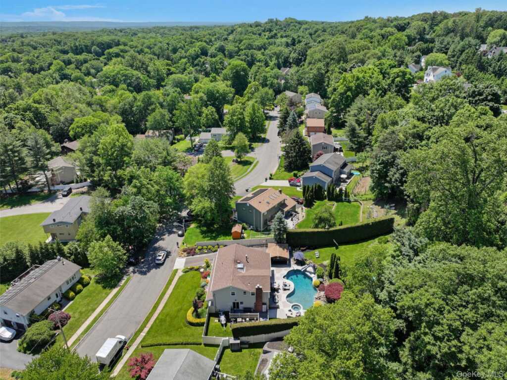 12 Pelham Avenue, Nanuet, NY 10954 - Photo 28 of 32