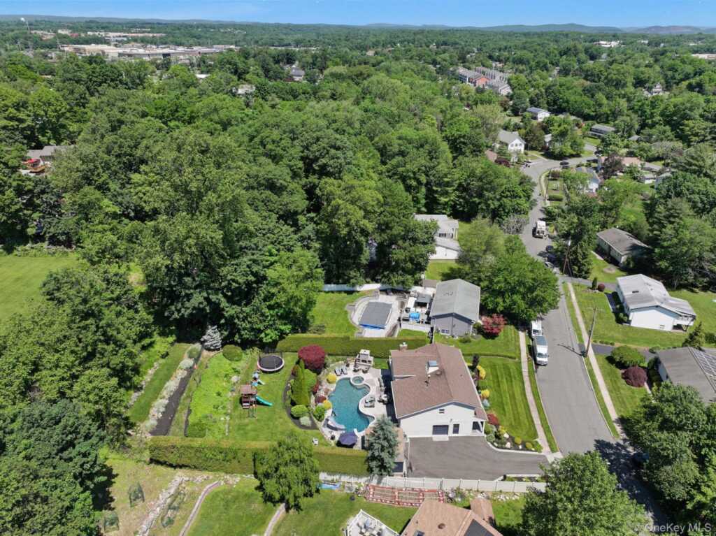 12 Pelham Avenue, Nanuet, NY 10954 - Photo 31 of 32