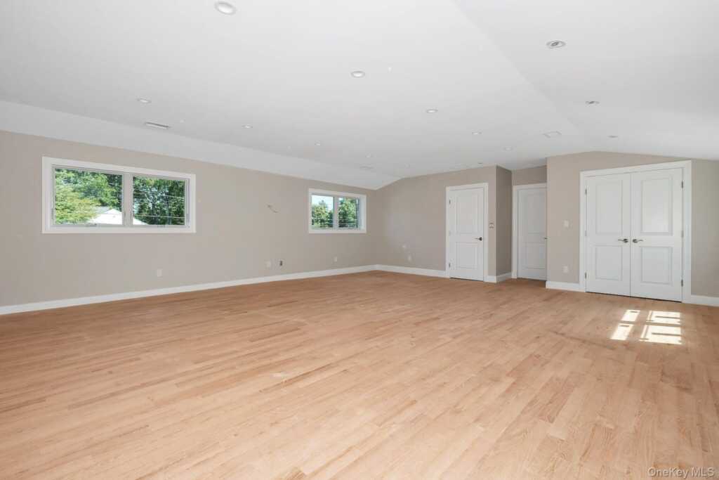 58 Marion Drive, New Rochelle, NY 10804 - Photo 15 of 27