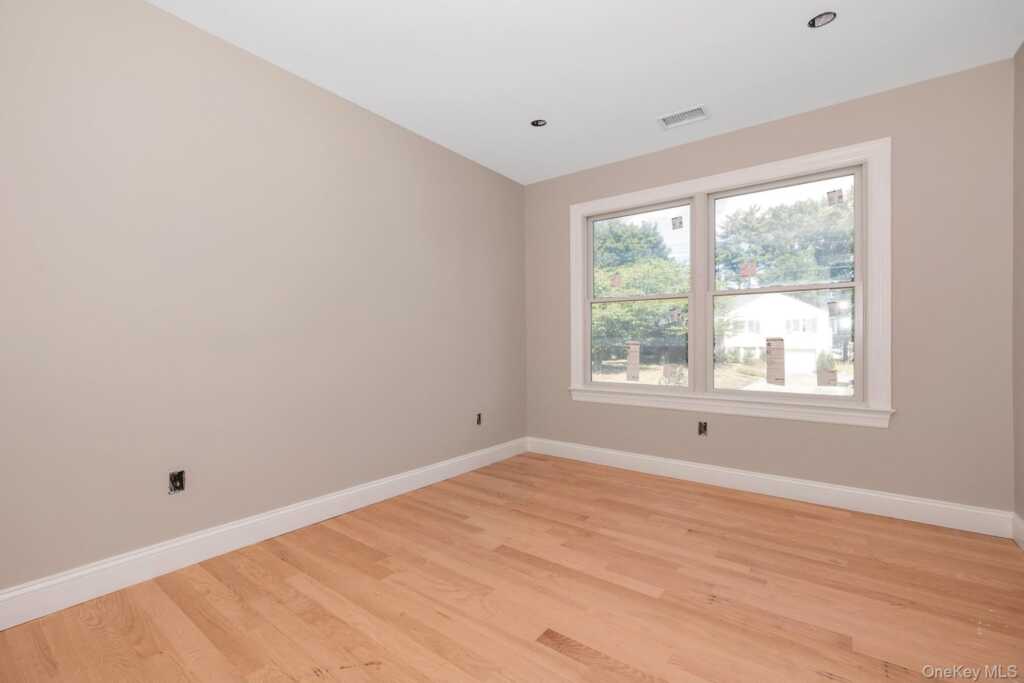 58 Marion Drive, New Rochelle, NY 10804 - Photo 19 of 27
