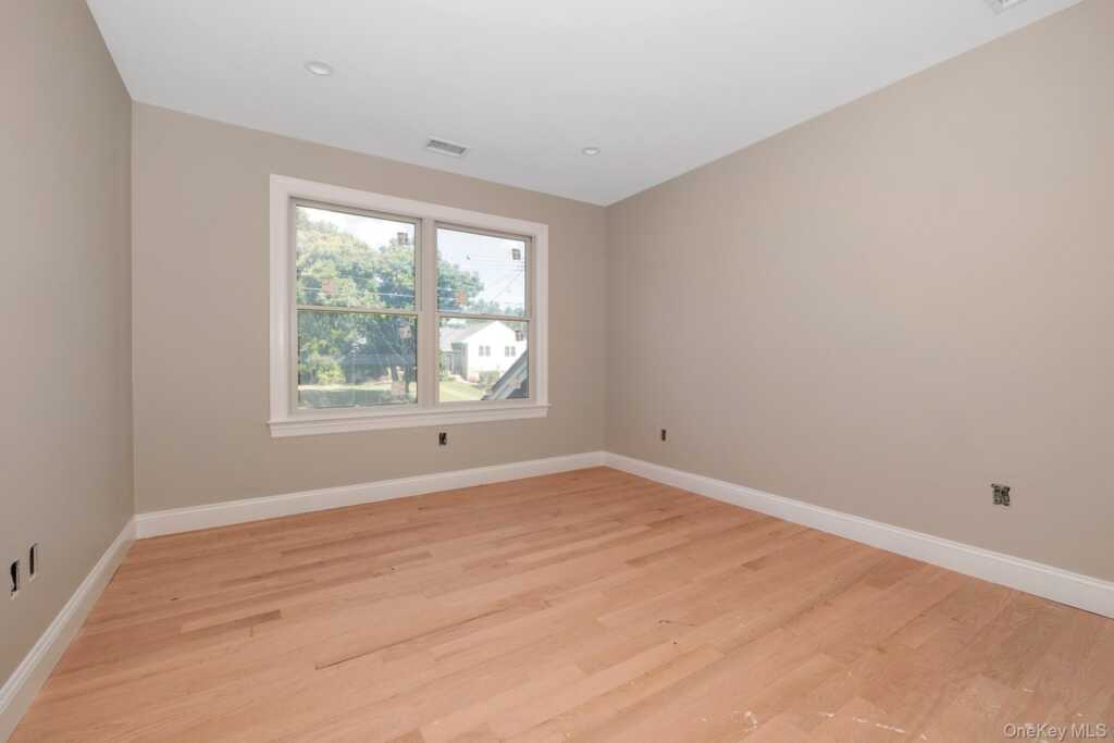 58 Marion Drive, New Rochelle, NY 10804 - Photo 20 of 27
