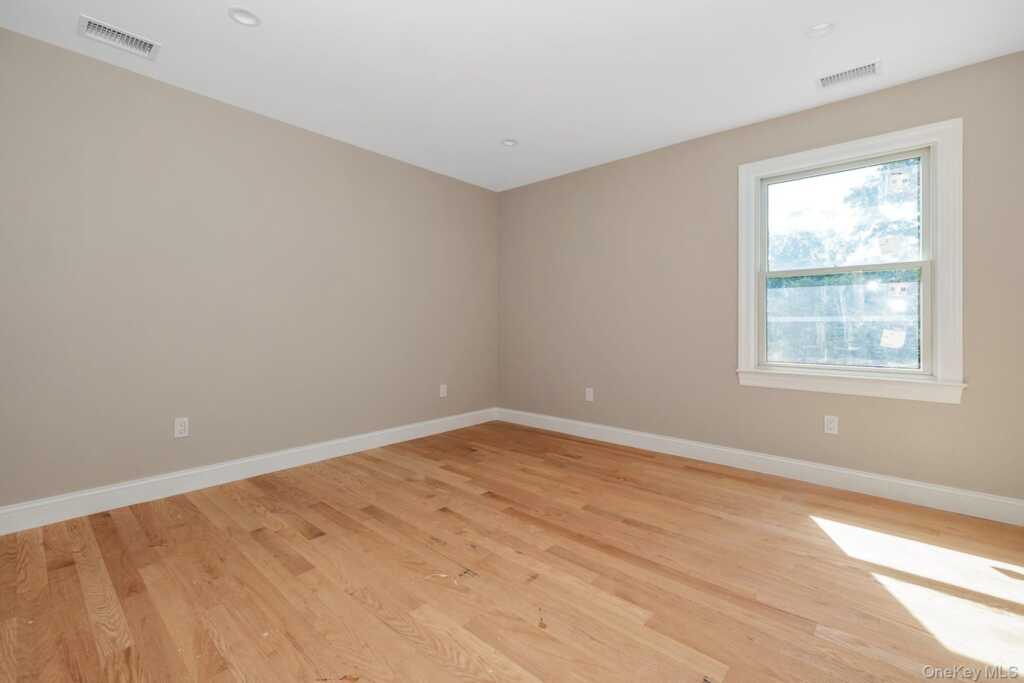 58 Marion Drive, New Rochelle, NY 10804 - Photo 21 of 27