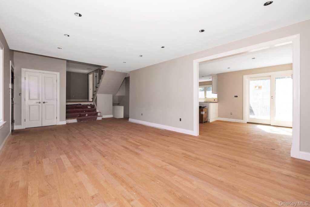 58 Marion Drive, New Rochelle, NY 10804 - Photo 6 of 27