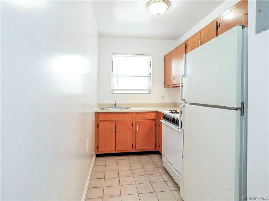 15 Quinby Avenue, Unit #2C, White Plains, NY 10606 - Photo 7 of 15
