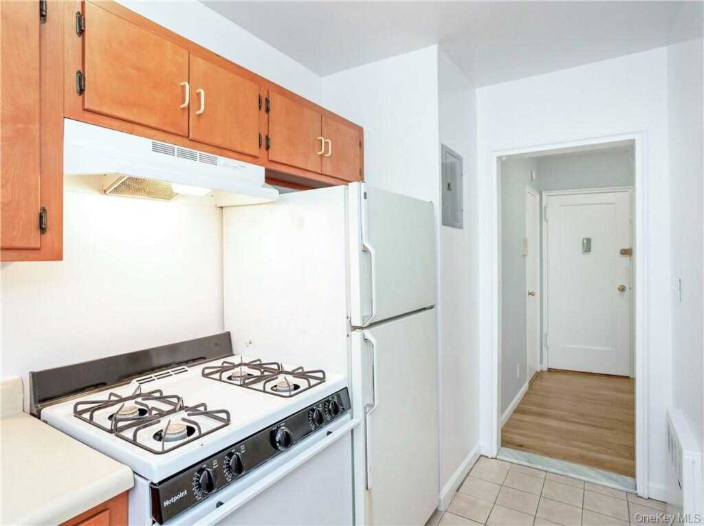 15 Quinby Avenue, Unit #2C, White Plains, NY 10606 - Photo 8 of 15