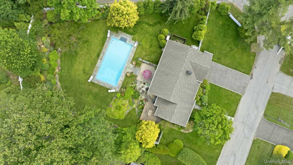 1 Pamela Lane, New Rochelle, NY 10804 - Photo 27 of 32