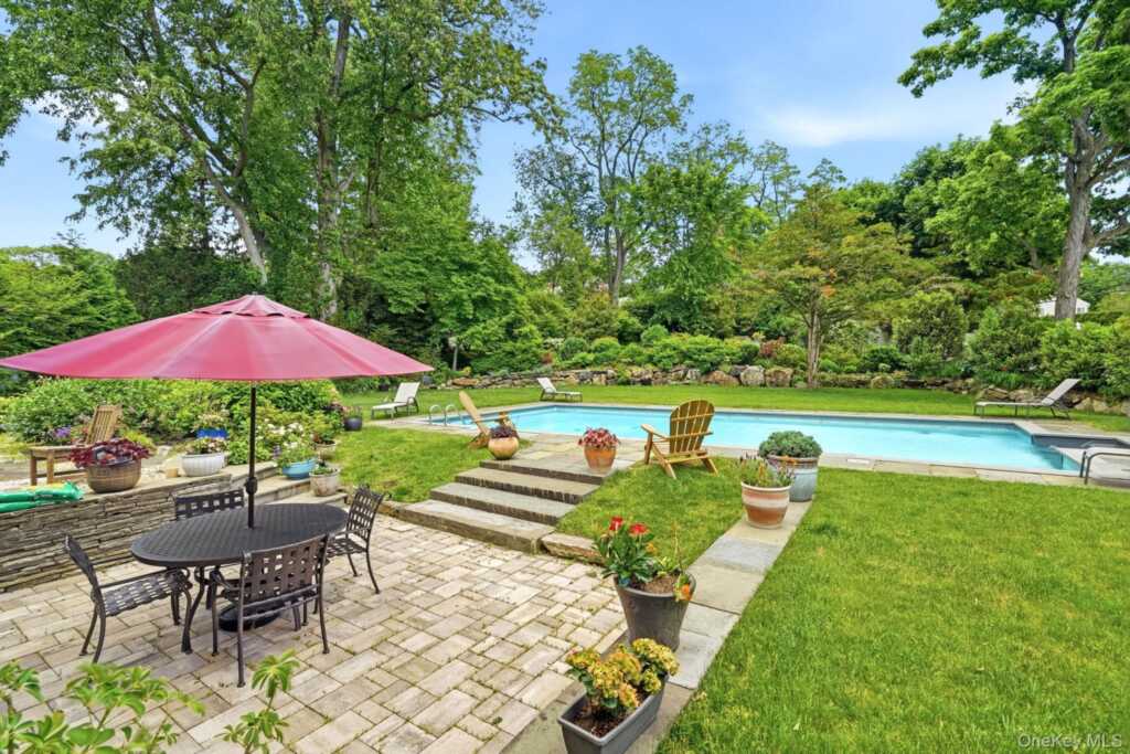 1 Pamela Lane, New Rochelle, NY 10804 - Photo 6 of 32
