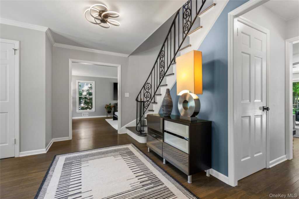 19 John Jay Place, Rye, NY 10580 - Photo 4 of 45