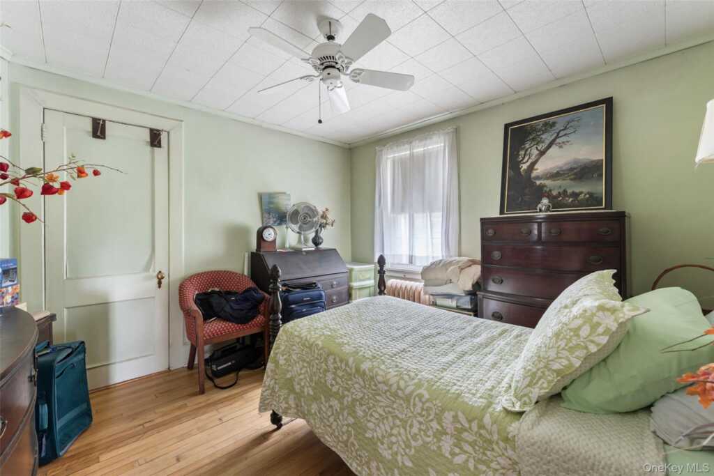 31 Lynton Place, White Plains, NY 10606 - Photo 13 of 19