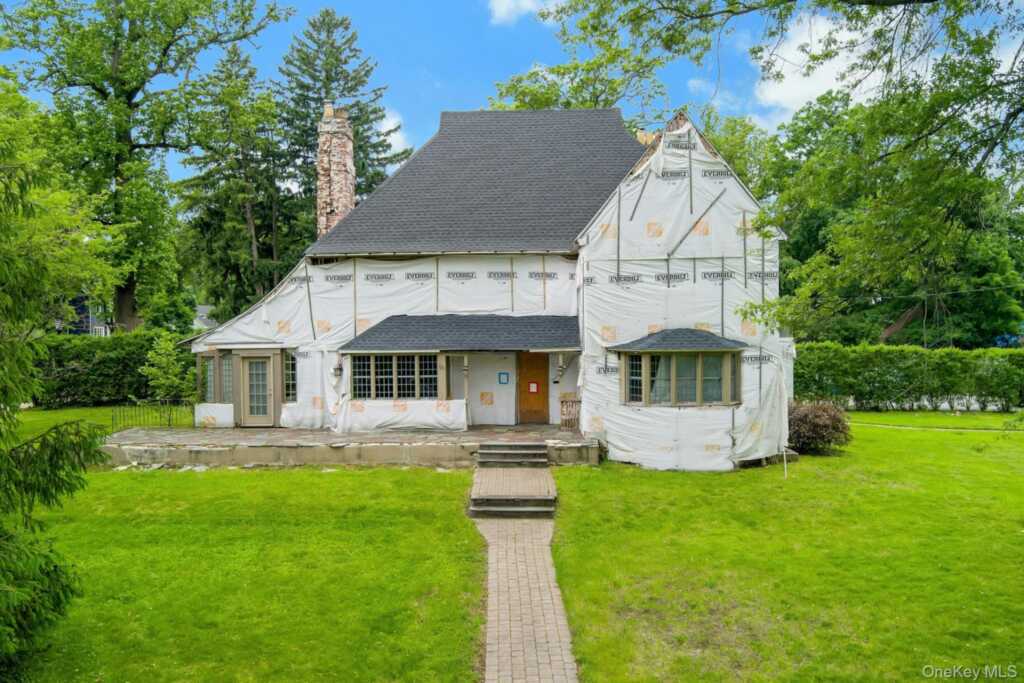 89 The Esplanade, New Rochelle, NY 10804 - Photo 2 of 13