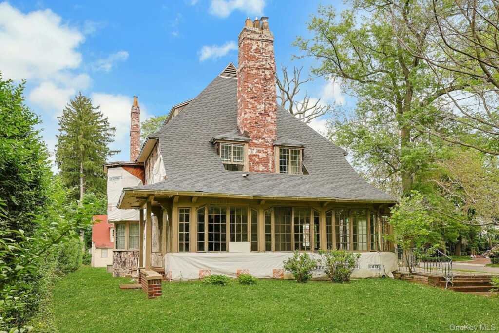 89 The Esplanade, New Rochelle, NY 10804 - Photo 3 of 13