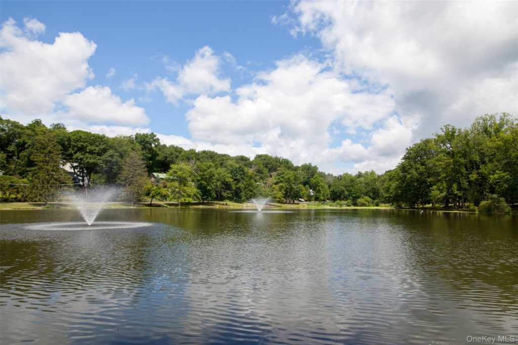 89 The Esplanade, New Rochelle, NY 10804 - Photo 5 of 13
