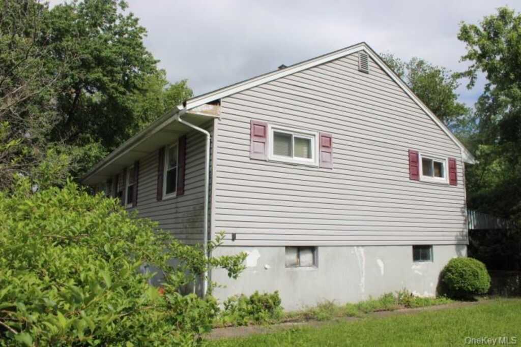 29 E Orchard Street, Nanuet, NY 10954 - Photo 2 of 16