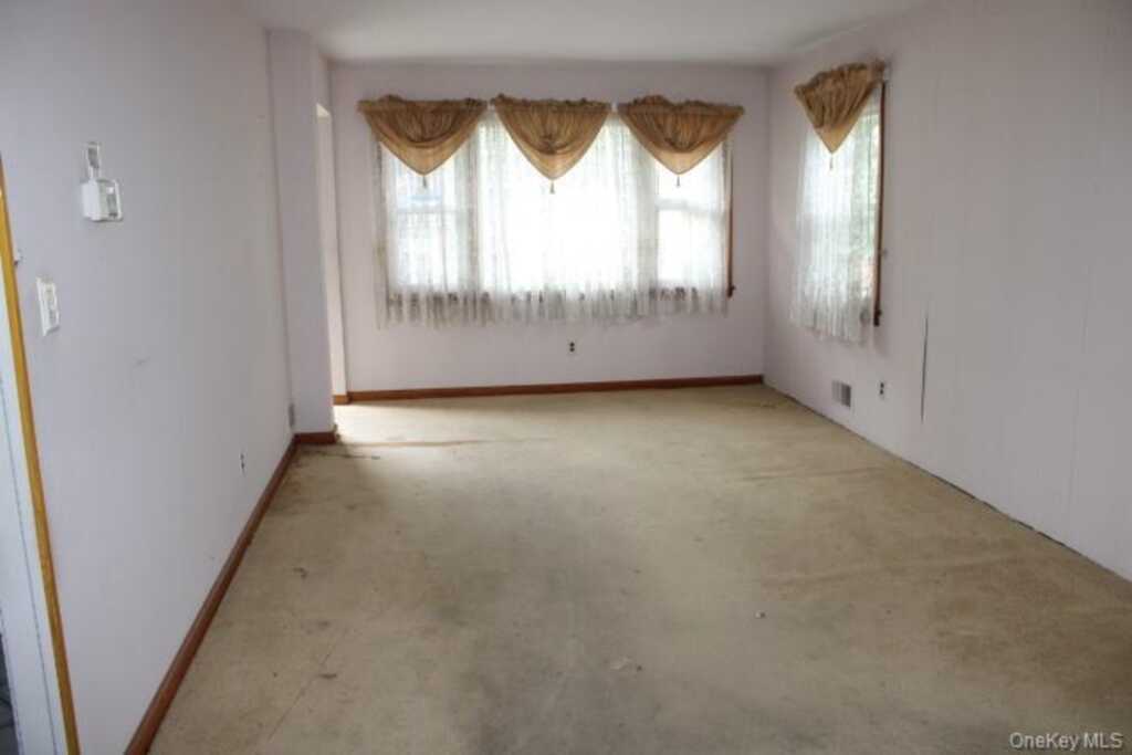 29 E Orchard Street, Nanuet, NY 10954 - Photo 4 of 16