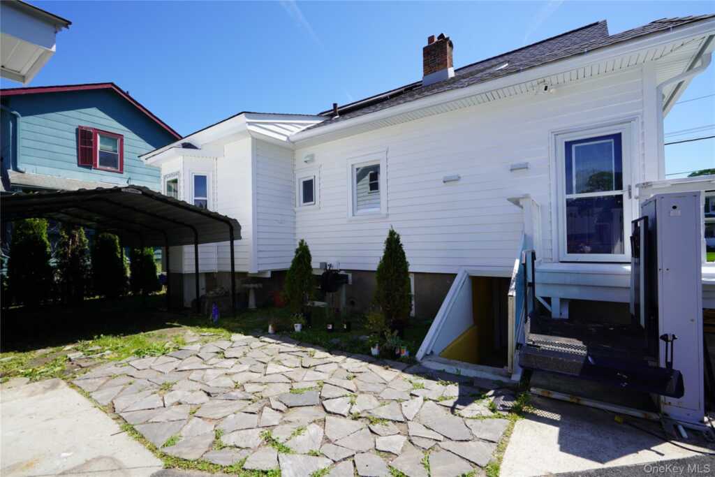 406 S Lexington Avenue, White Plains, NY 10606 - Photo 10 of 36