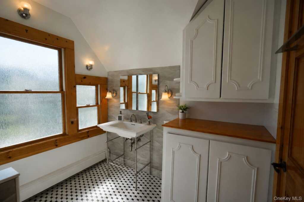 406 S Lexington Avenue, White Plains, NY 10606 - Photo 33 of 36