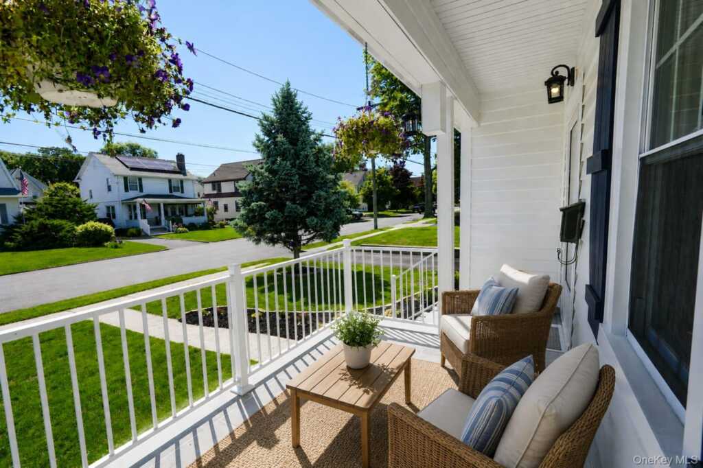 406 S Lexington Avenue, White Plains, NY 10606 - Photo 5 of 36