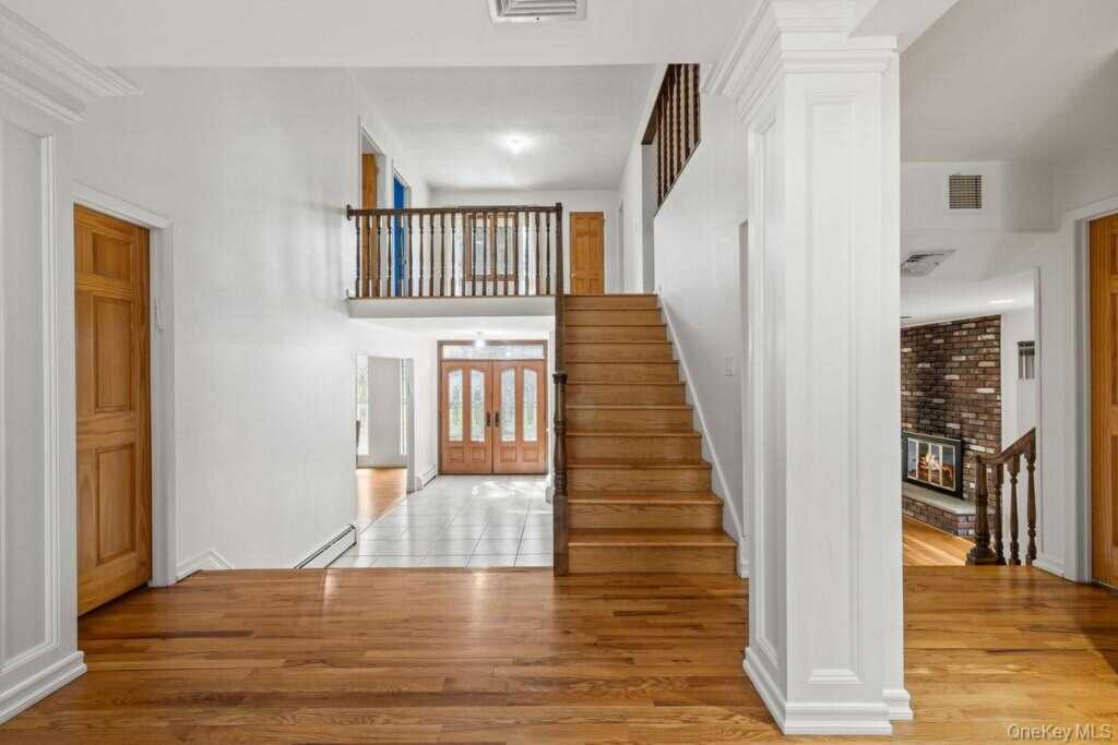 84 Tennyson Drive, Nanuet, NY 10954 - Photo 11 of 49