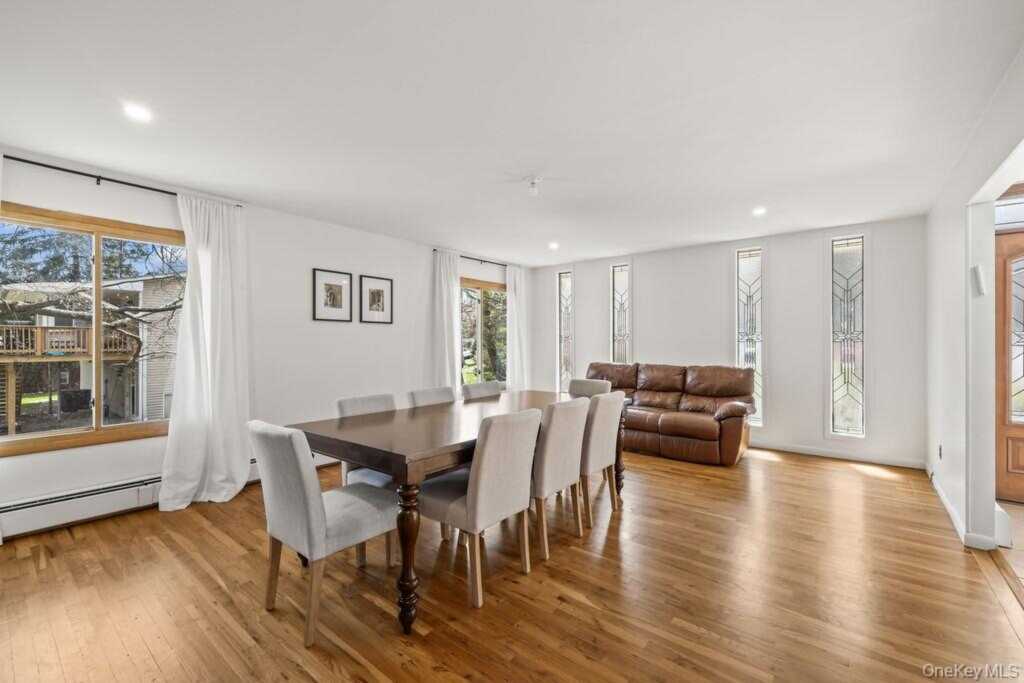 84 Tennyson Drive, Nanuet, NY 10954 - Photo 13 of 49