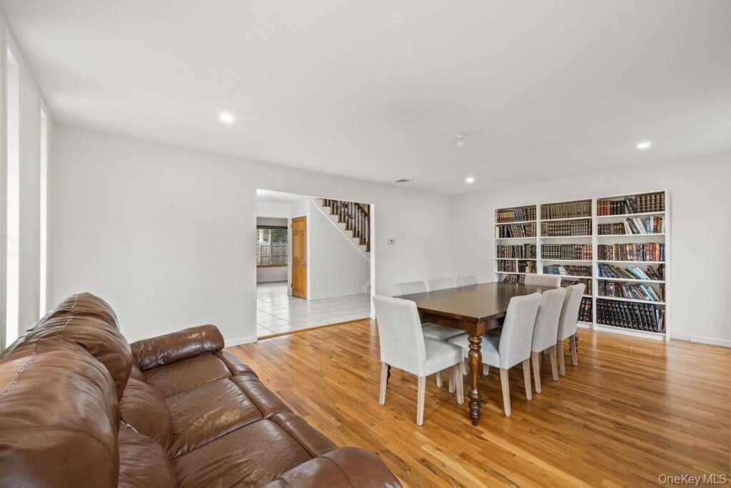 84 Tennyson Drive, Nanuet, NY 10954 - Photo 14 of 49
