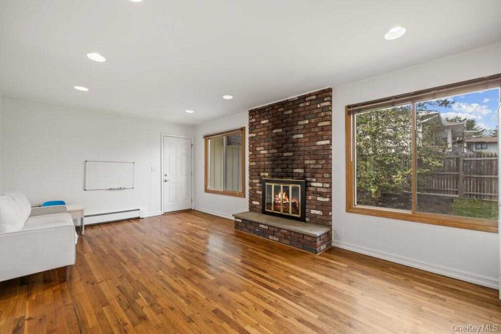 84 Tennyson Drive, Nanuet, NY 10954 - Photo 17 of 49