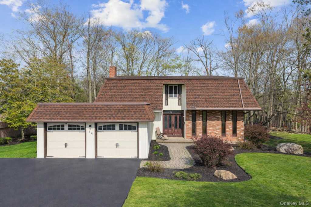 84 Tennyson Drive, Nanuet, NY 10954 - Photo 2 of 49