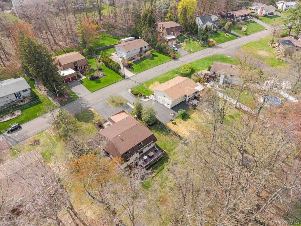 84 Tennyson Drive, Nanuet, NY 10954 - Photo 42 of 49