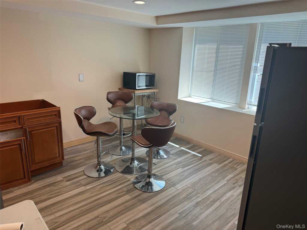 556 Westchester Avenue, Rye, NY 10573 - Photo 10 of 22