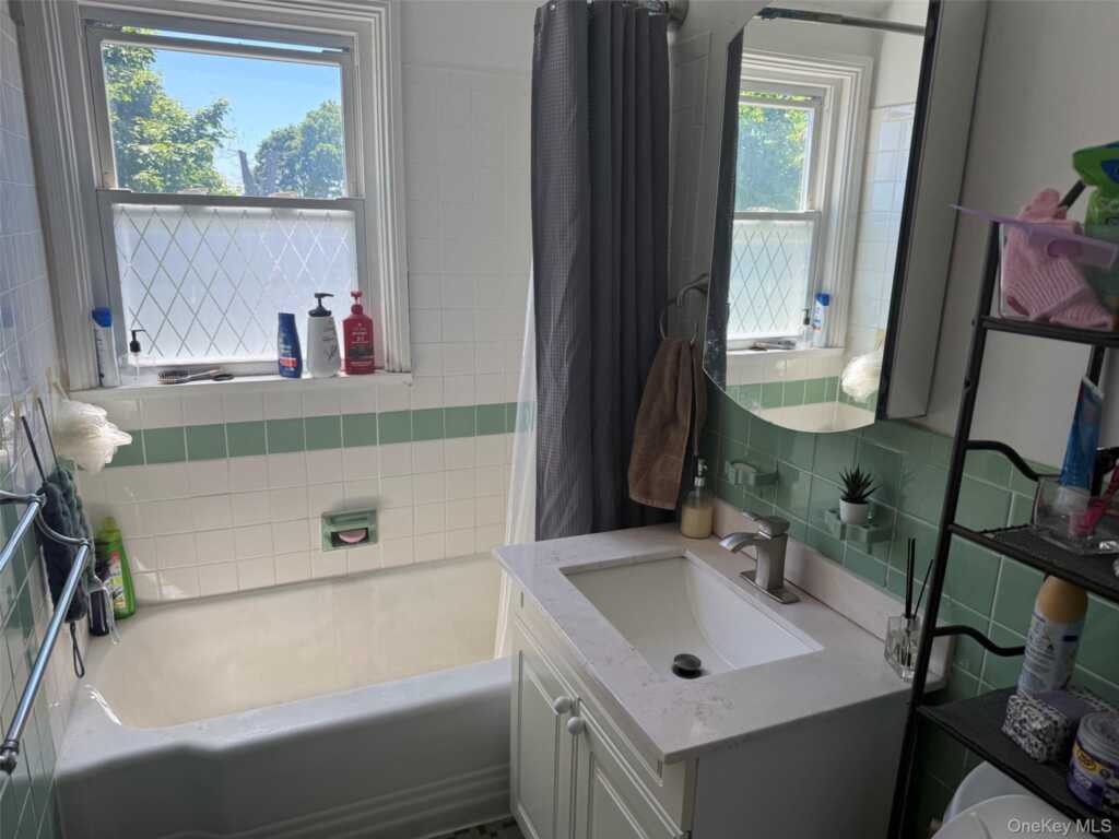 556 Westchester Avenue, Rye, NY 10573 - Photo 8 of 22