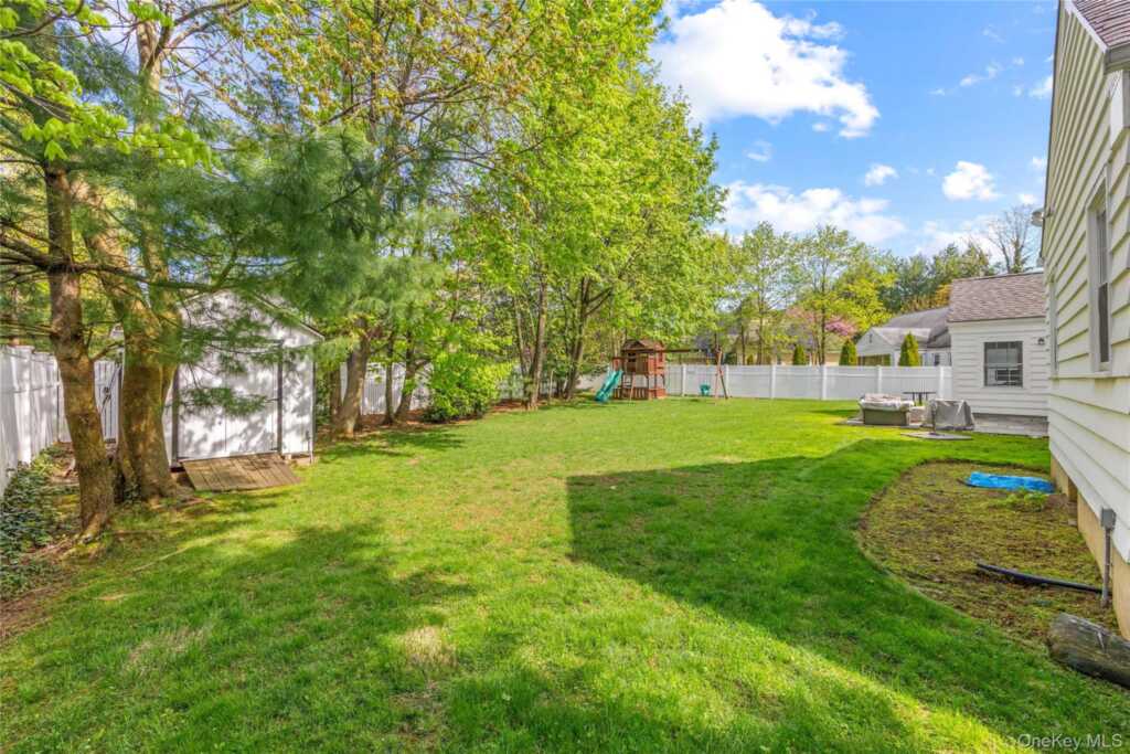 50 Wilmot Road, New Rochelle, NY 10804 - Photo 22 of 26